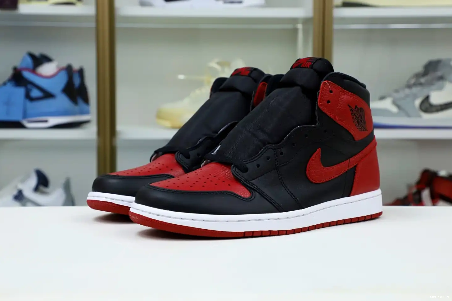 'BRED' HIGH Kimikick RETRO 1 AIR OG JORDAN 0519